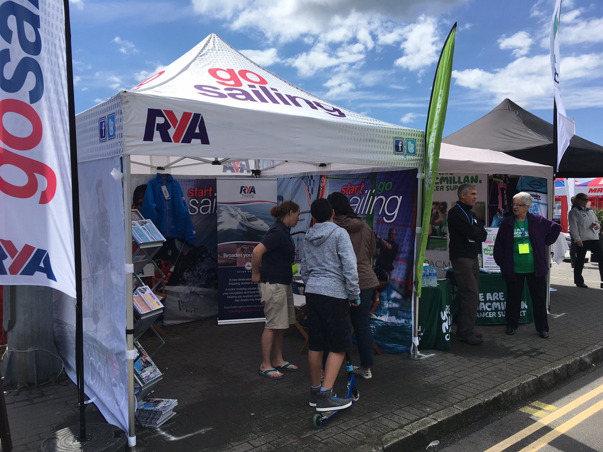RYA's tweet image. Come join us at #PooleHarbourBoatShow ... visit the RYA stand &amp;amp; enjoy free live music &amp;amp; spectacular fireworks. See you there! #GetAfloat