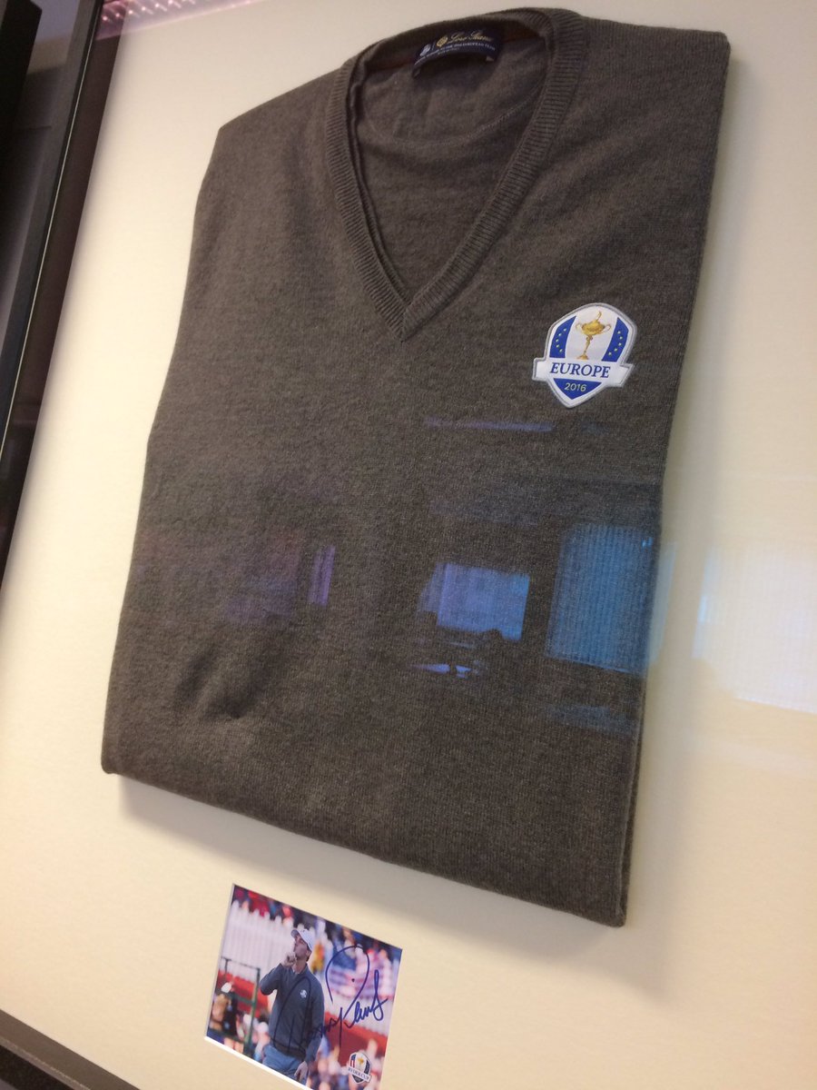golfvlaanderen's tweet photo. Nieuwste aanwinst in ons VVG kantoor ! Thx @Thomas_Pieters voor super Ryder Cup souvenir. #RC2012 #Rio #RC2016 https://t.co/I773HXKgWv