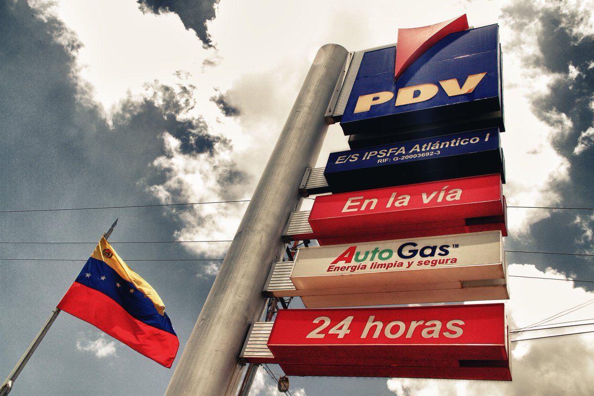 PetroleroBoyaca's tweet photo. 📢Nuestro compromiso es con el Pueblo venezolano. Cuenten con el suministro garantizado de combustible, somos #PDVSAIndestructible 💪 https://t.co/S2Gv2E0Xsi