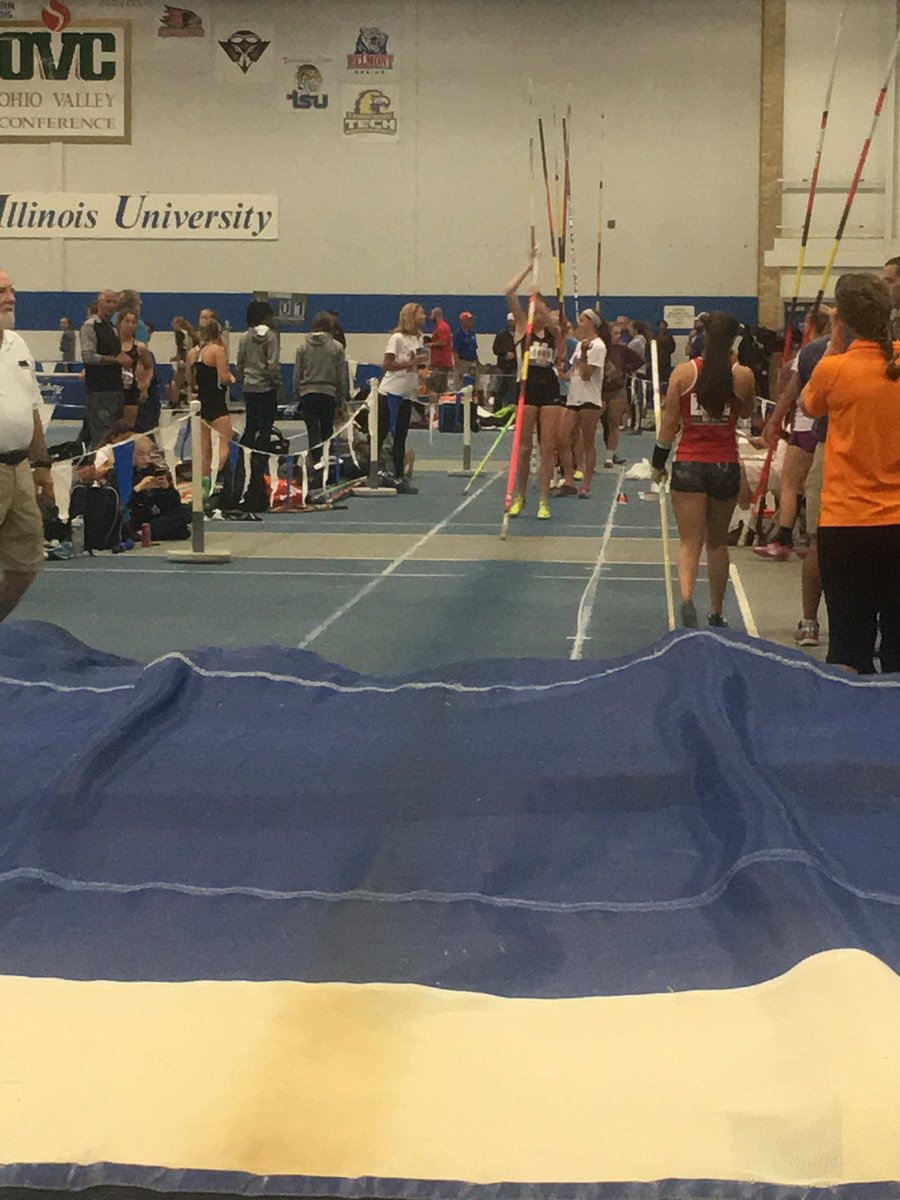 HHSTrackGirls's tweet photo. Pole Vault warmups 🐾 https://t.co/Hrgw0uIvk0