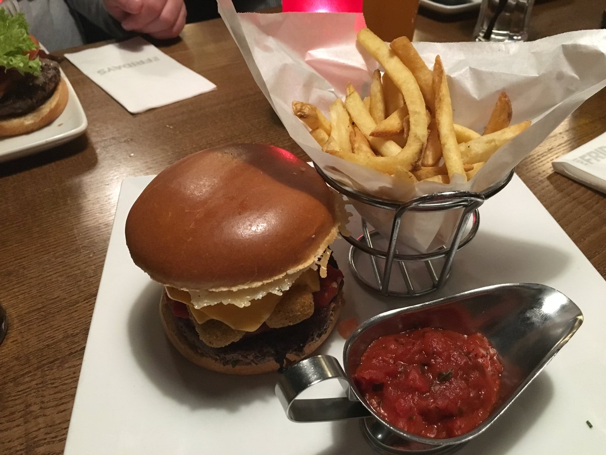 crmtoolbox's tweet photo. Enjoying delicious burgers and fries on one of our #FavoriteFridays! 
#CRMToolbox #FridayBar #GreatestPlaceToWork #HappyEmployees #Weekend https://t.co/zYXWFaRgXe
