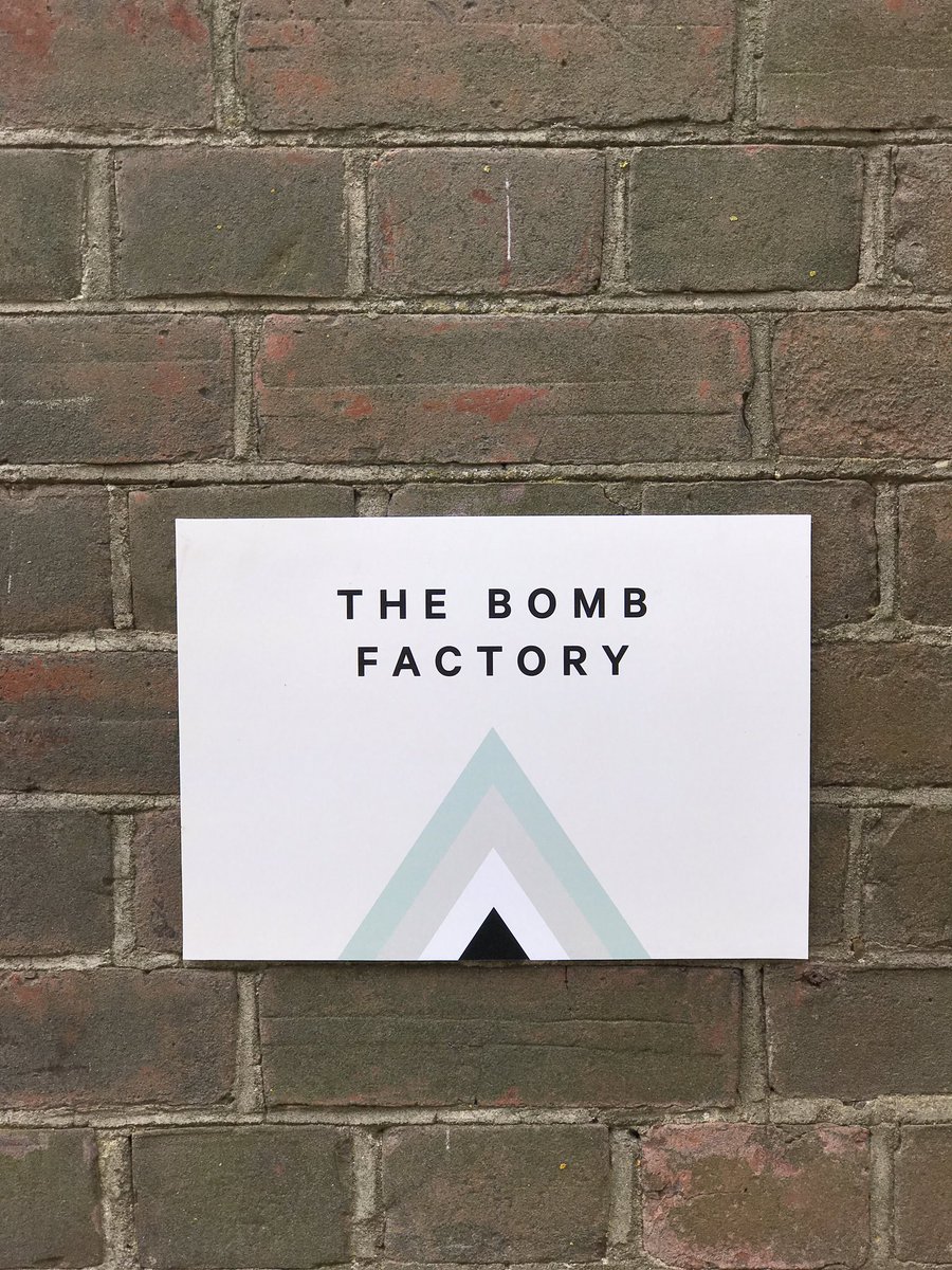 LimitlessLDN's tweet image. 4:00pm at The Bomb Factory for our Friday Sweat session 😊😅🙏🏻 #theimmersionuk #TheSweatLife