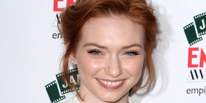 Eleanor Tomlinson celebrates her 25th today. Happy Birthday! 