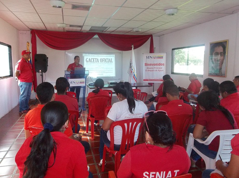 Cef_seniat's tweet photo. Actividad: Actualización del Arancel de Aduanas con Base a la Nomenclatura Común del Mercosur
#17May2017
Aduana Principal El Amparo de Apure https://t.co/yzhJN1hdvp