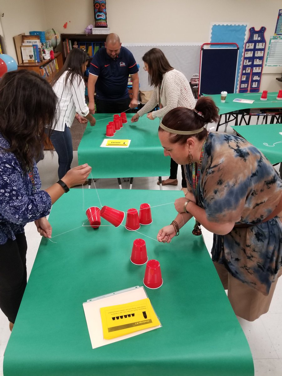 ElizabethLerma7's tweet photo. #sciencenight at #NISDEsparza was a hit!! https://t.co/MjtclSOnjY