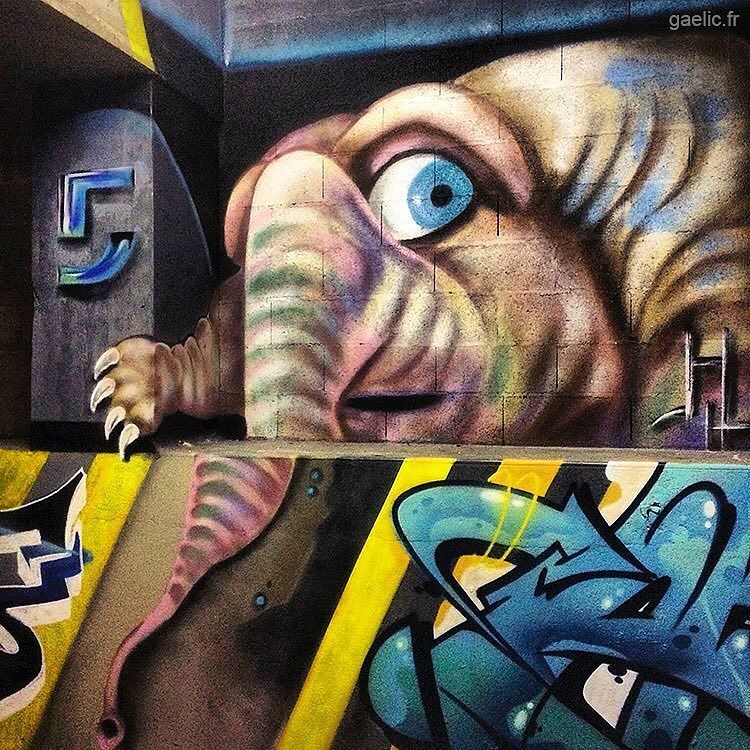 gaelic69's tweet photo. Fhloston Paradise 94200 Festival 5e Element OFF #art #streetart #intersquat #graffiti #yesterday https://t.co/TiVKxz3Nxh https://t.co/mxd7Rp2wqn