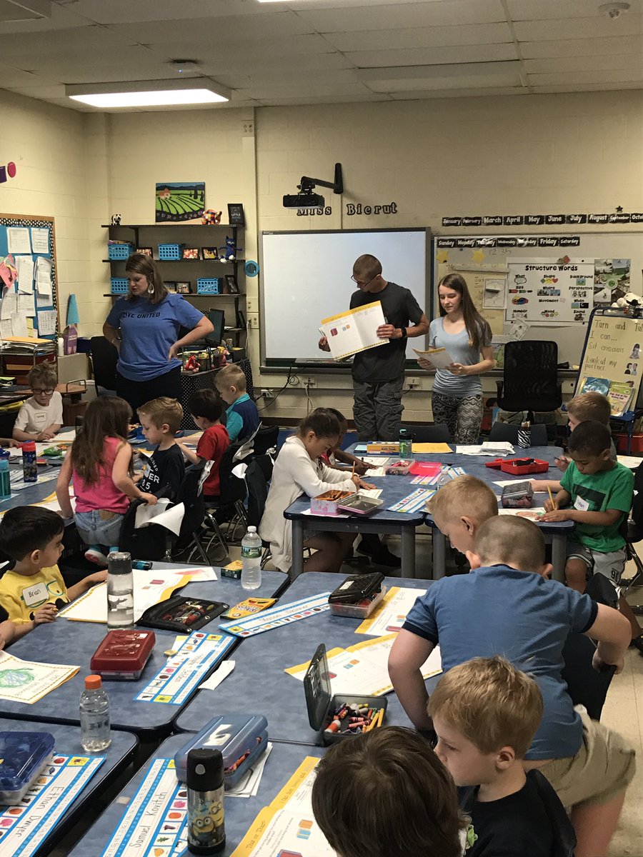 DavidJHuber's tweet photo. Best part of being next to our feeder high school... their kids come down and teach our kids! #sssct @BCHSprincipal @karenvibert1 @BRSTL1 https://t.co/UPV4uWPcAq