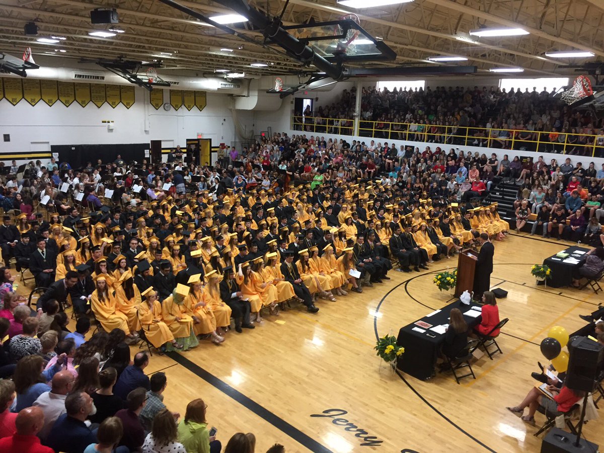 sn_sylvania's tweet photo. Impressive group of individuals at the Northview Senior Awards Assembly. Promising 2017 graduates!@SylvaniaSchools @SteveSwaggerty https://t.co/6HBdJdyF6r