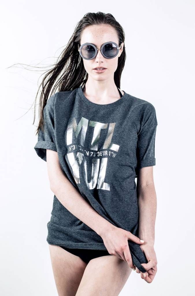 Montrez votre fierté pour #Montréal en portant le nouveau T-shirt YUL de <a href="/BODYBAGbyJude/">BODYBAG by Jude</a>! Achetez maintenant buff.ly/2qnsre1