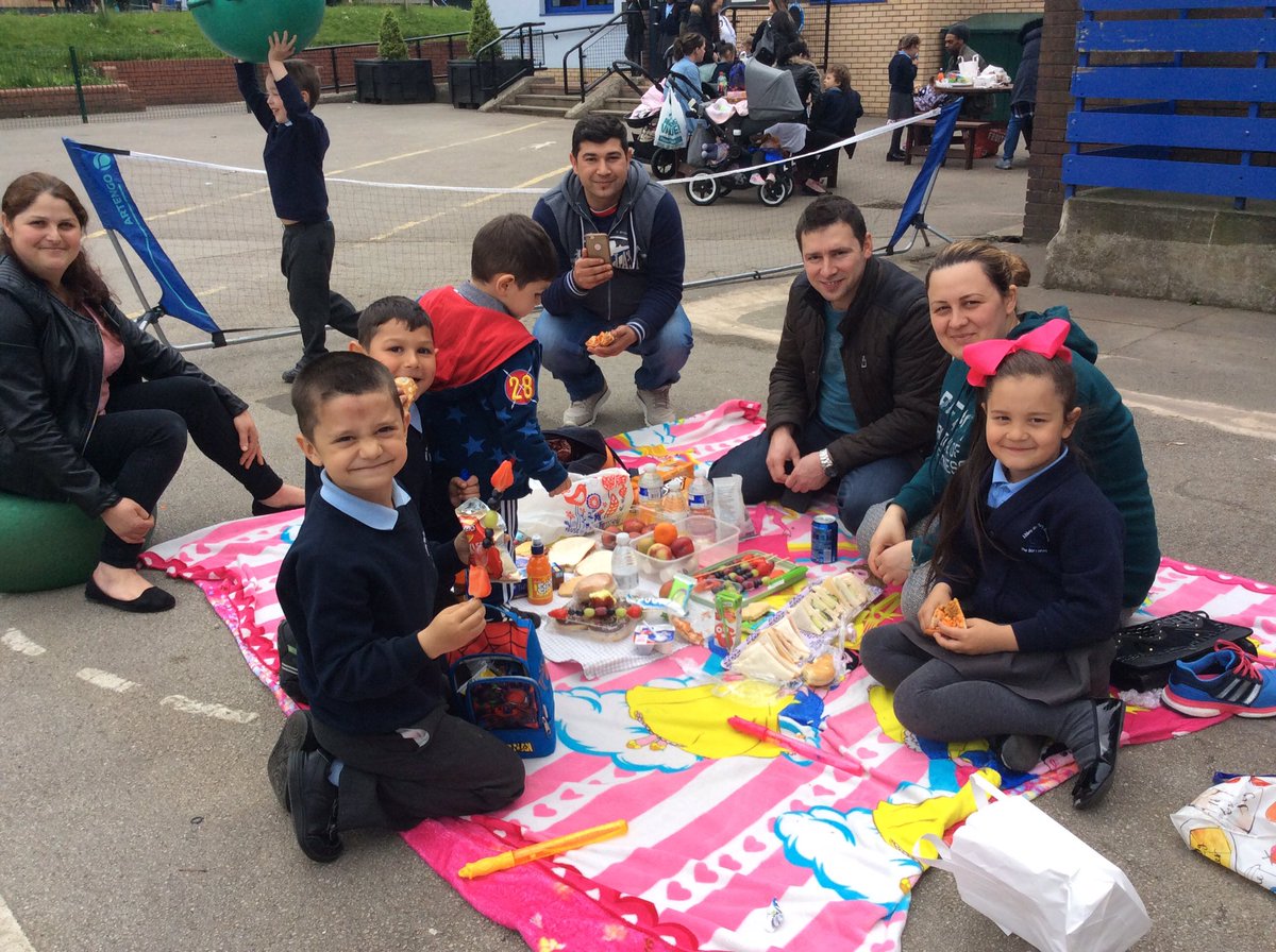 AHPA_Year1's tweet photo. Thank you to all of the families who came to our year1  Big Family Picnic. It was a wonderful day. 🍎🌯🍉🍰 https://t.co/SCWnJZfhiT