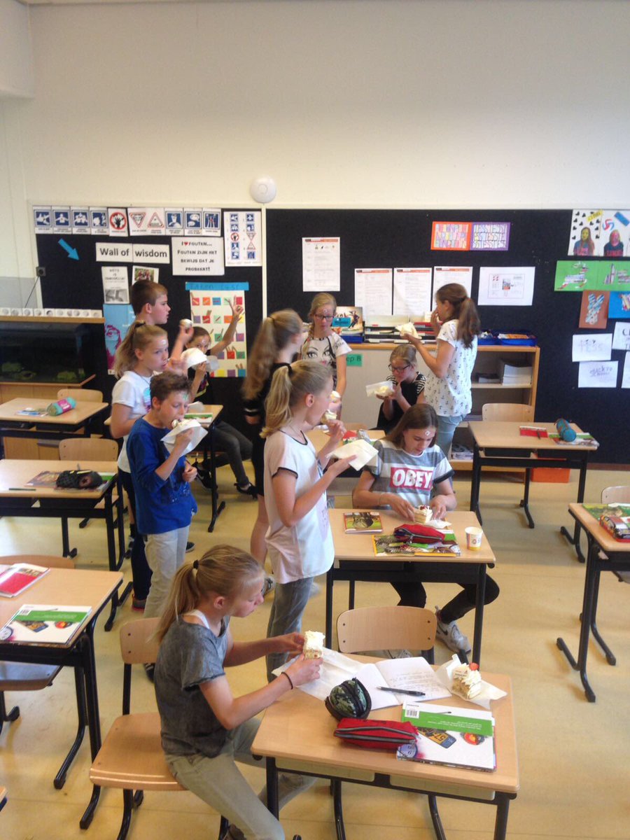 MariaBeuningen's tweet photo. We hebben met groe 7/8 de Rabo Bankbattle gewonnen! De beste in poule van 10scholen. Samenwerking en bundeling van kennis!! @RaboTwenteOost https://t.co/XxWfVXZAJq
