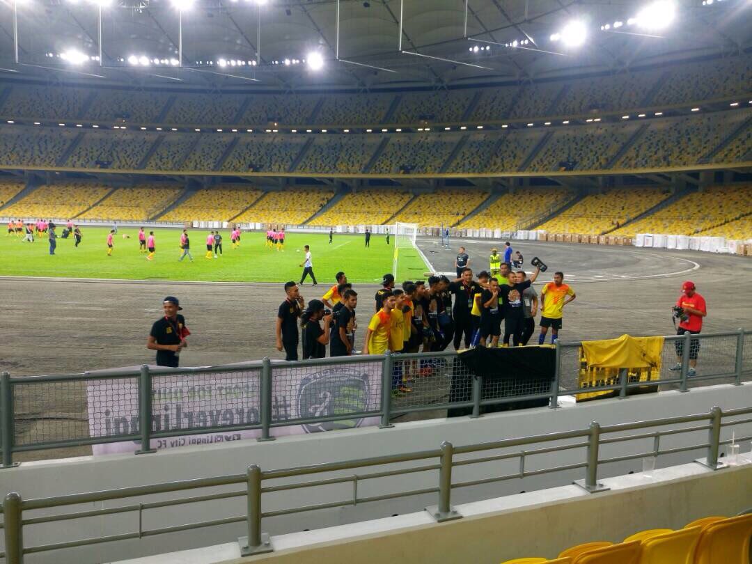 LingaiCity's tweet photo. Tahniah !!@ShahAlamAntlers .TahniahFC @FcPemanis.Moga berjumpa lagi di mase akan datang!
#HariKomunitiBolaSepak
#SupportLocalFootball https://t.co/vBdtLPtuz9