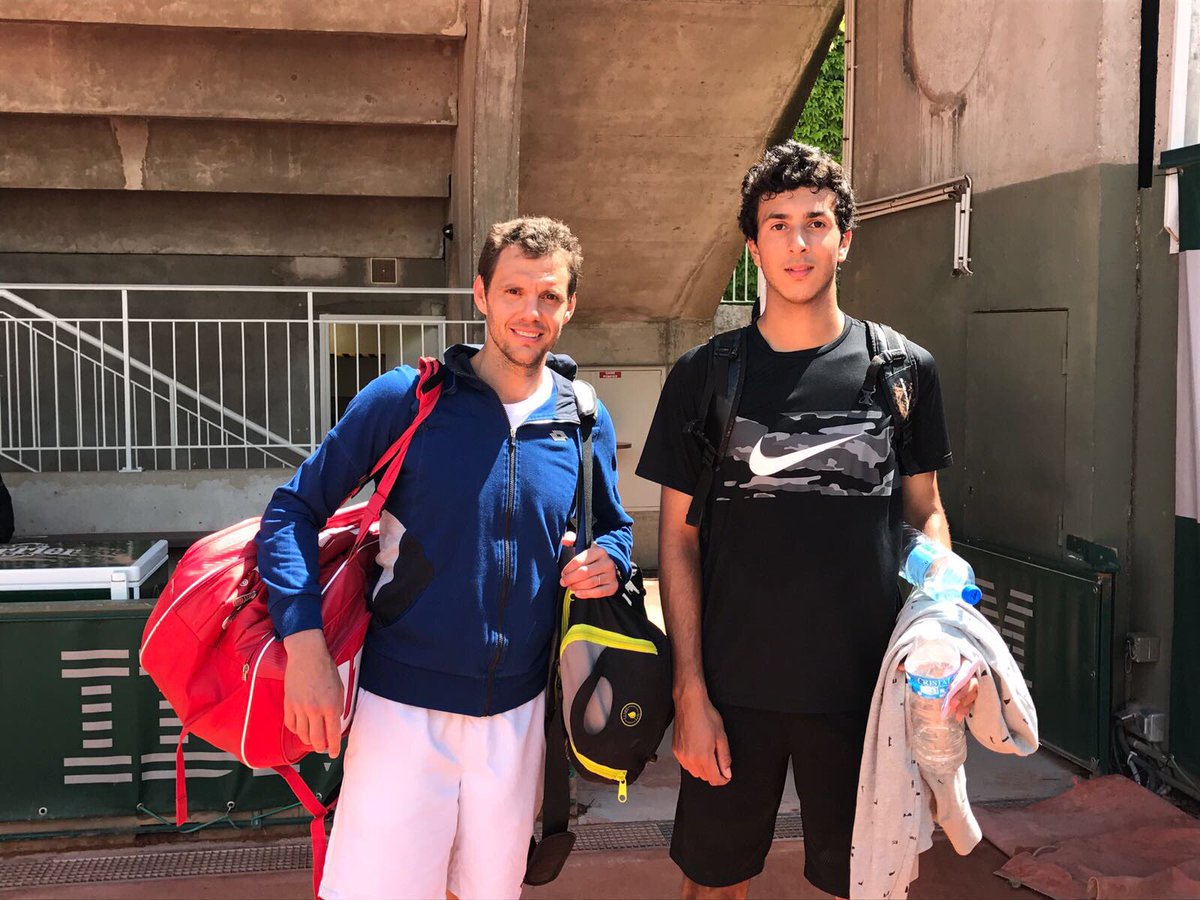 rayaneroumane's tweet photo. Bon entraînement avec @PHMofficiel aujourd'hui sur les courts de Roland Garros 🎾✨👌🏽 Merci !! https://t.co/IVFLOvEAk4