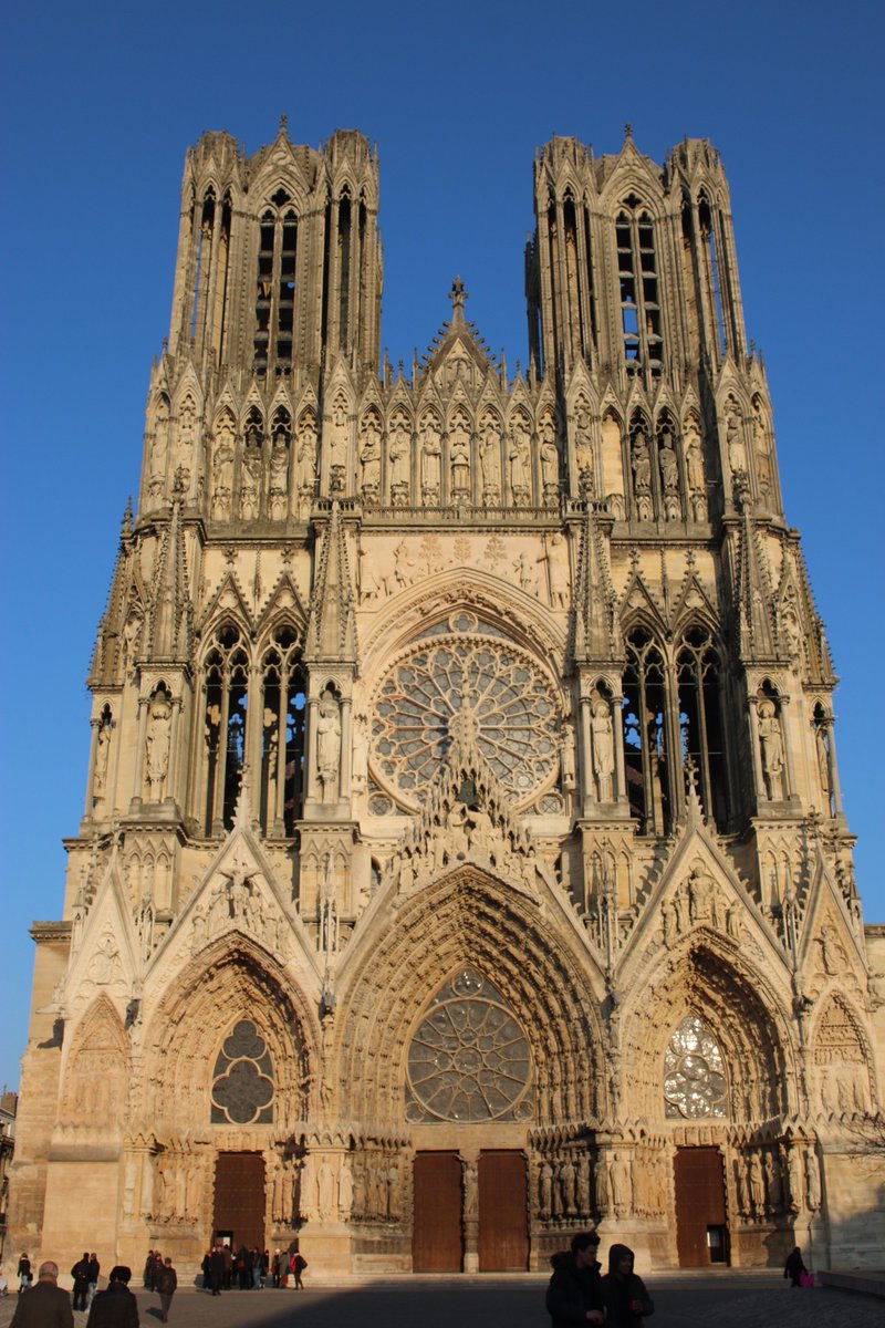 Cathédrale de #Reims : plusieurs visites vous sont proposées chaque semaine, réservez la vôtre dès maintenant : bit.ly/CathedraleReims