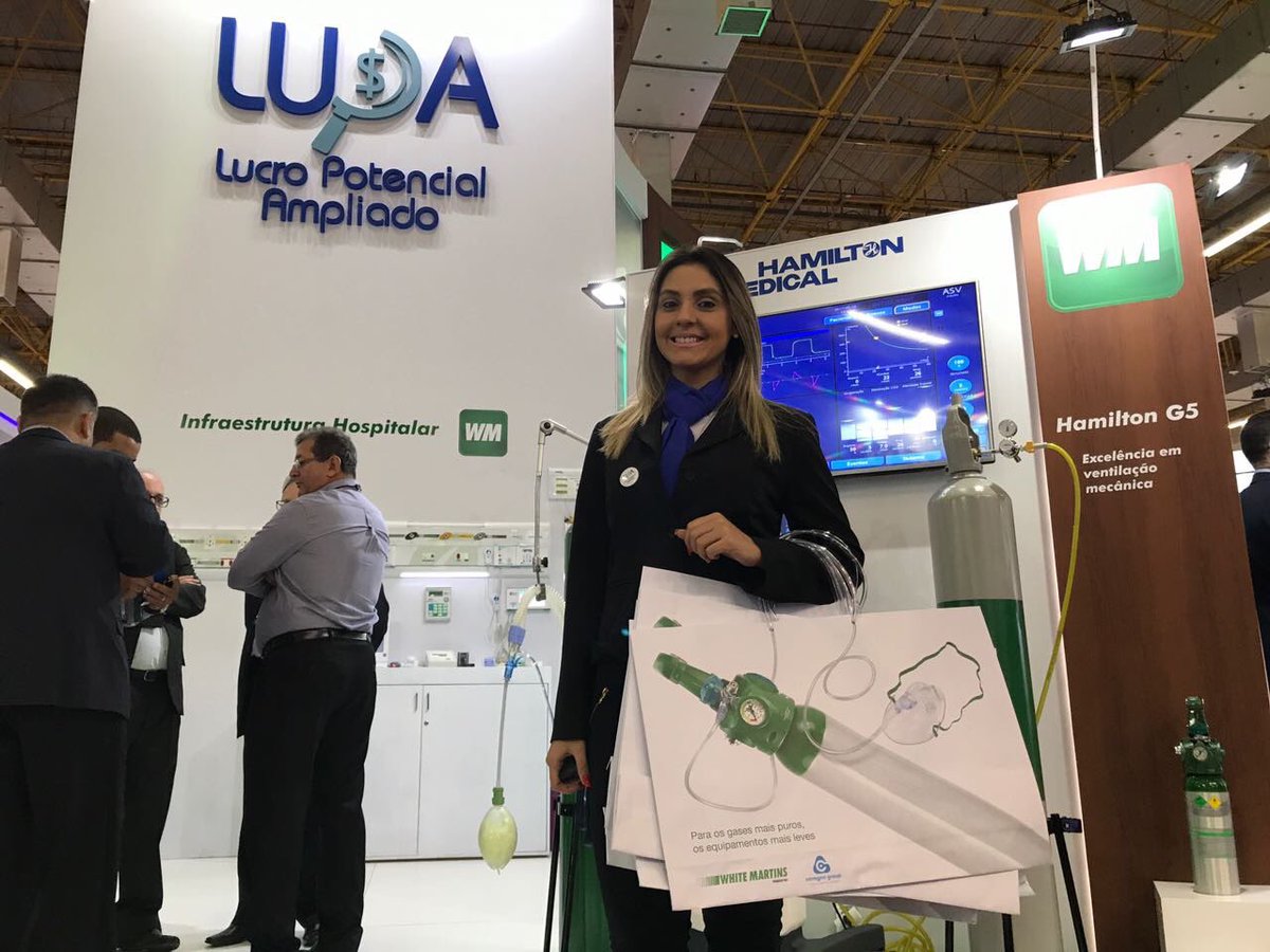 CavagnaGroup's tweet photo. It looks like #whitemartins'bags are everywhere!! #viproxy #hospitalar 2017 https://t.co/l34fLXv6bh