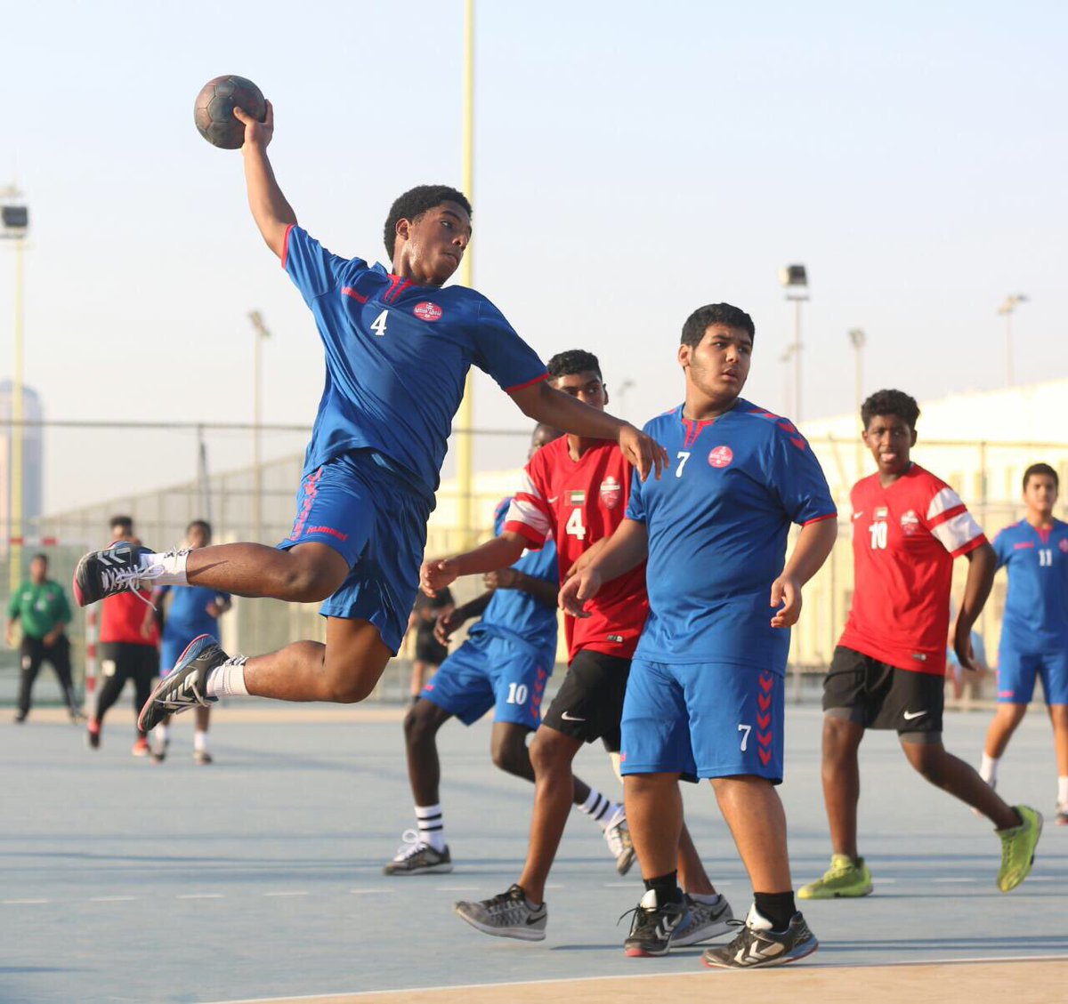 AlShaabClub's tweet photo. "بطولة كأس الامارات فئة الصغار"
المباراة النهائية 

نهاية الشوط الأول :
الشعب 16 
الأهلي 12

#شعباوي https://t.co/F45qRS7PoQ