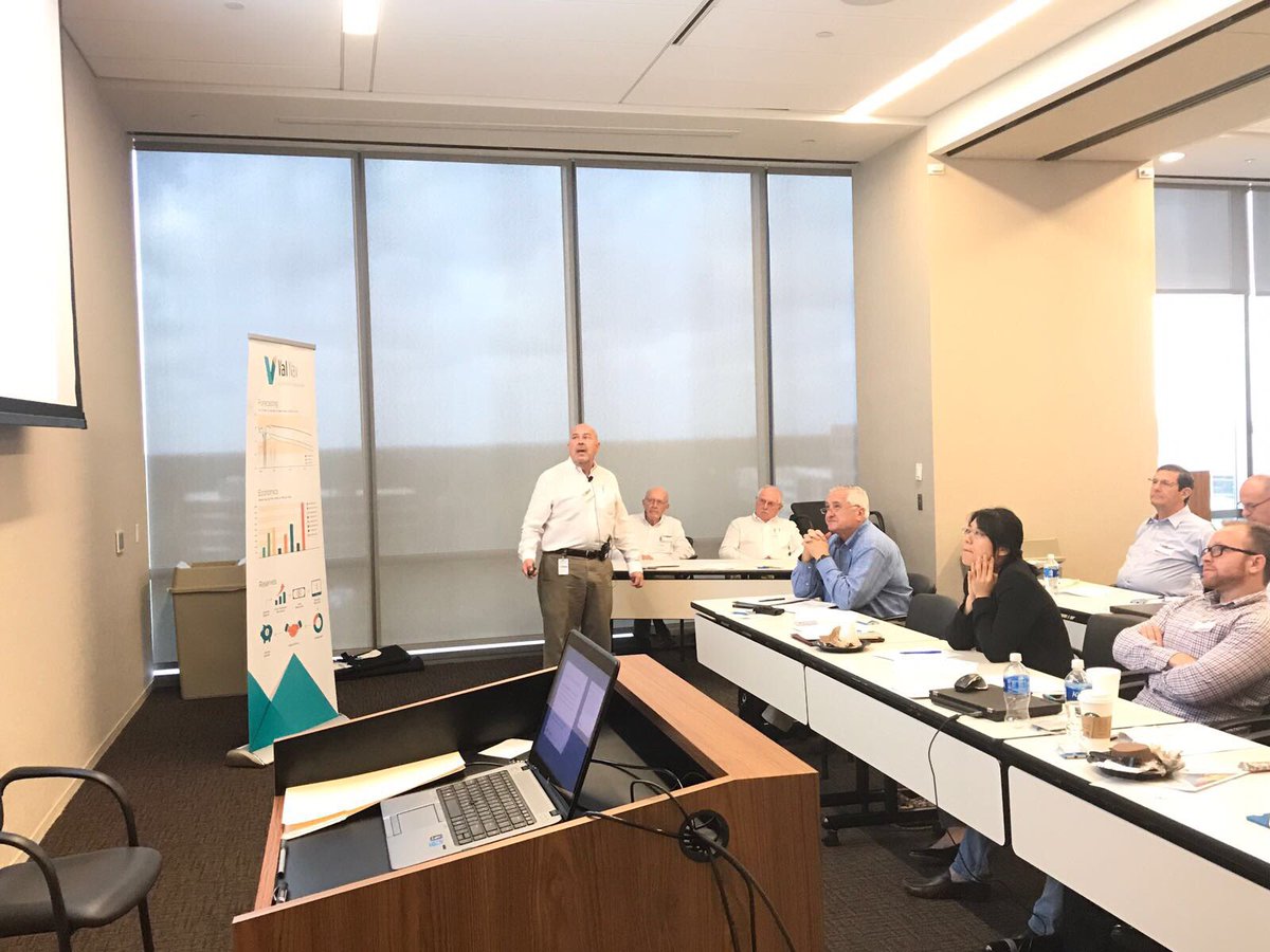 SPEGCSReservoir's tweet photo. Rod Sidle kicking off training session sponsored by @energynavigator @SPEGCS @SPEGCSReservoir @SPEtweets #Anadarko https://t.co/zER4ICBXIO