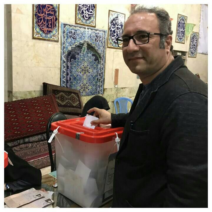 Mirkarimii's tweet photo. #رای_میدهم تا در آینده حق اعتراض داشته باشم. https://t.co/NPNbe5S0uZ
