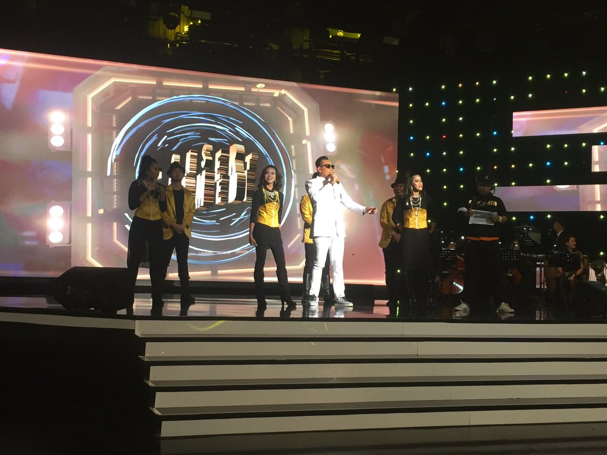 acpeaceyall's tweet photo. Opening #konsertkomedi @datoacmizal mmg happening yall👍🏼🙌🏼👏🏼👏🏼👏🏼👏🏼👏🏼 https://t.co/oQOlVWHicd