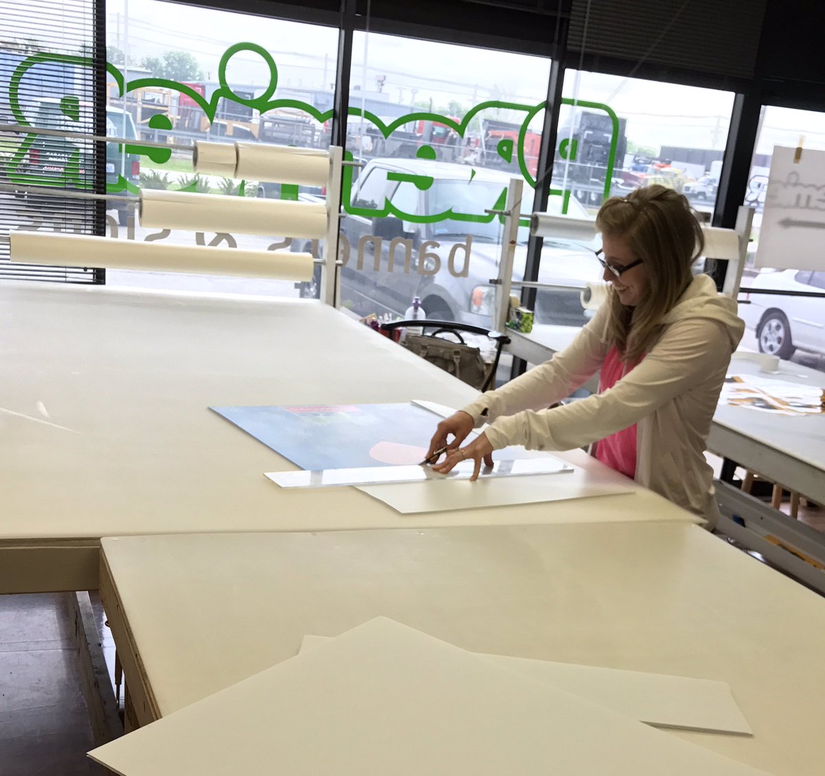 Charlies_Kids's tweet photo. Awesome staff from @PremierDecal502 working on our Golf Outing signs! Thank you!! #safesleep #SIDS #premiergraphics #louisville https://t.co/35eNnaeGWC