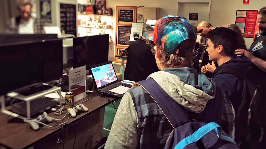 xitricite's tweet photo. #gamedev ! #perthdev at the #nostalgiabox Balants is 💎, Leap of Faith is 🍇! Desert Child is 🔥 https://t.co/qbKHwVTogu