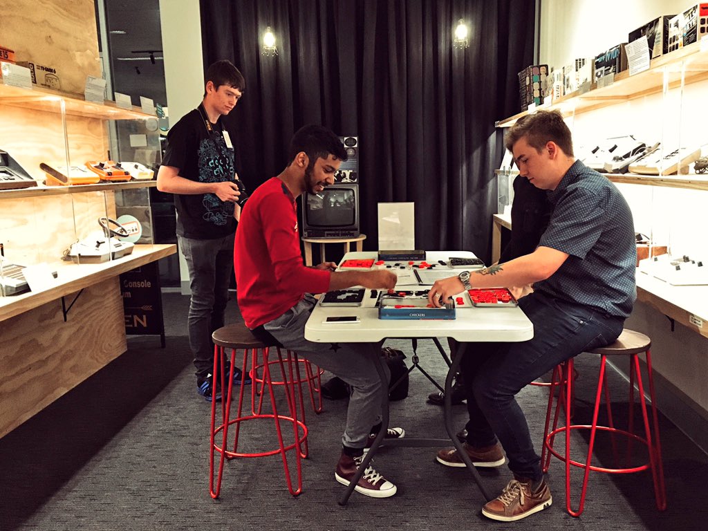 xitricite's tweet photo. #gamedev ! #perthdev at the #nostalgiabox Balants is 💎, Leap of Faith is 🍇! Desert Child is 🔥 https://t.co/qbKHwVTogu