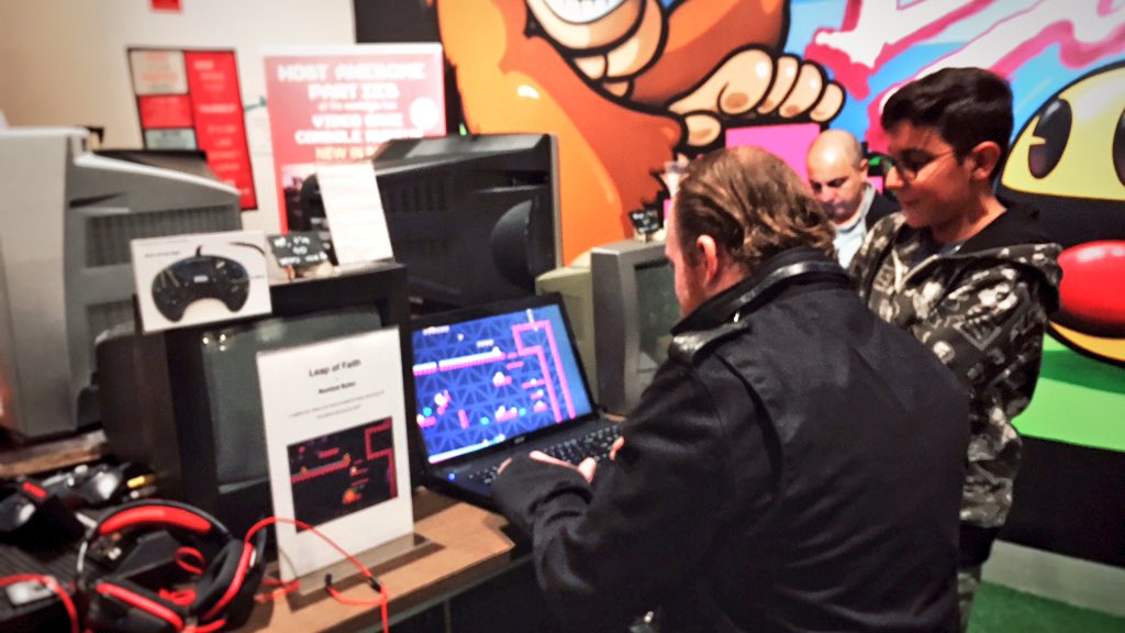 xitricite's tweet photo. #gamedev ! #perthdev at the #nostalgiabox Balants is 💎, Leap of Faith is 🍇! Desert Child is 🔥 https://t.co/qbKHwVTogu