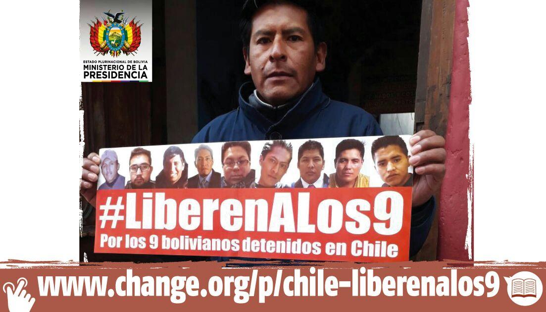 MinPresidencia's tweet photo. #LiberenALos9
#ElLibroDelMar
Bolivia reclama justicia para nuestros 9 hermanos detenidos ilegalmente en Chile https://t.co/oJUGb6dKWB