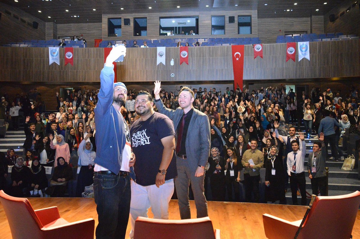 sohobTR's tweet photo. 5.Ulusal Sosyal Hizmet Öğrenci Kurultayı 2.Gün 
#sosyalhizmetöğrencibirliği
#sosyalkahramanlar https://t.co/0LiG3mI0Tc