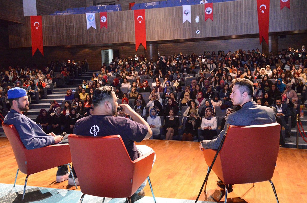 sohobTR's tweet photo. 5.Ulusal Sosyal Hizmet Öğrenci Kurultayı 2.Gün 
#sosyalhizmetöğrencibirliği
#sosyalkahramanlar https://t.co/0LiG3mI0Tc
