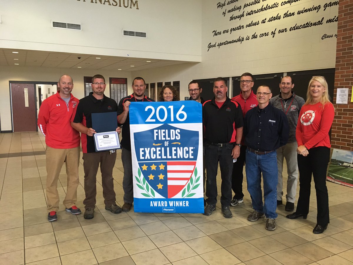 MuskegoNorwaySc's tweet photo. @mnsfacilities recognized this morning by Pioneer as a 2016 Field of Excellence #mnschampions @SteveCfacMNGT https://t.co/qzPccLWDg7