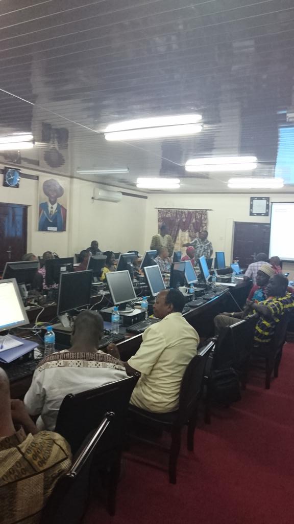 Day 2 of workshop on research writing and e-resources to support research. Facilitated by moi. <a href="/AnnePowellINASP/">Anne Powell</a> <a href="/INASPinfo/">INASP</a> <a href="/SLREN1/">SLREN</a>
