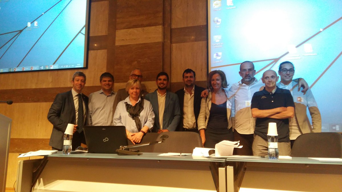 SgammaMarcello's tweet photo. Direttivo Gufpi alla fine dell'#evento metrico https://t.co/QrKiVdD2iC