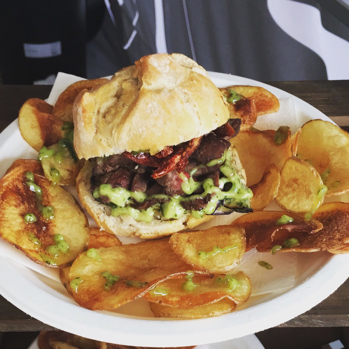 LeDueTerre2016's tweet photo. Come to try!!! We are open...#streetfood #londonfood Mercato Metropolitano @SE1 @6DR #beefstrips #rosetta #crisps @LeDueTerre2016 https://t.co/HqwFGuefy6