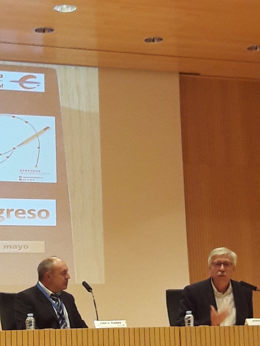 morcillo_toi's tweet photo. #Cieeb 2017. Jesús Garcés en la mesa inaugural ahora mismo. https://t.co/kH9DIVfboO