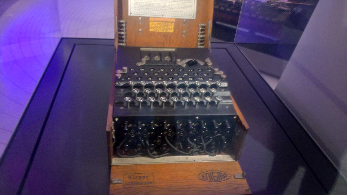 liquid_liam's tweet photo. @craigp189 look at the enigma machine https://t.co/VcAzp2gc14