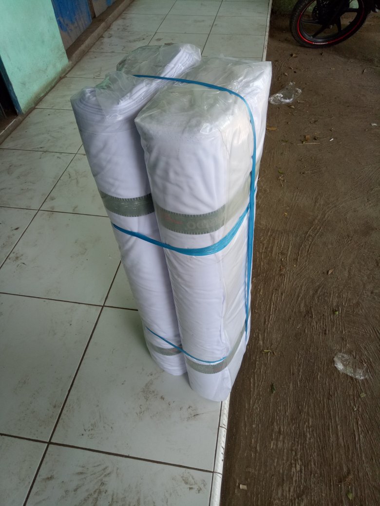SoekiA's tweet photo. Persiapan untuk baju muslim &amp; mukeuna buat siswa siswi SDN Cibulakan https://t.co/7fFVgTQ3sL