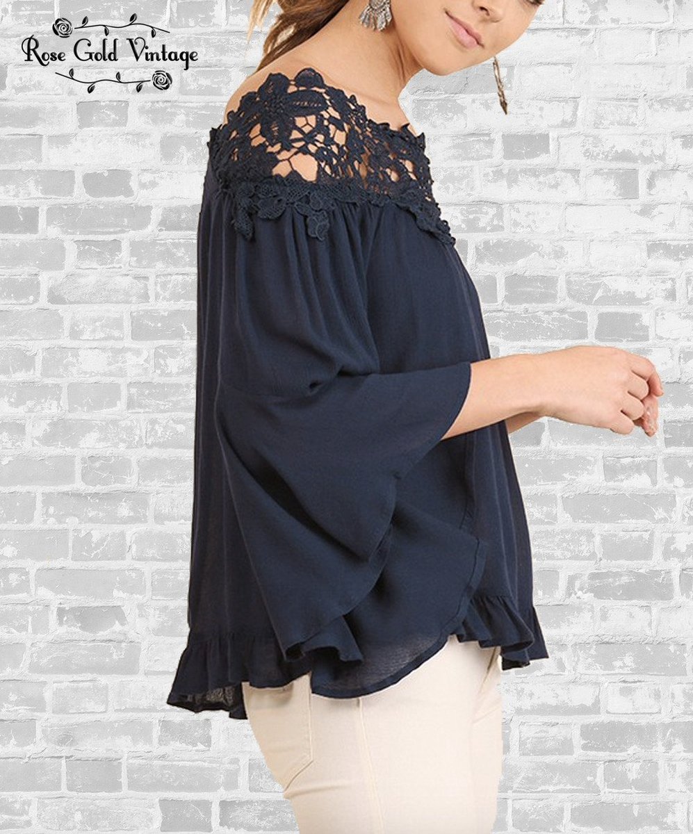 RoseGoldVintage's tweet photo. Show off your shoulders with this navy crocheted top.
#datenight #boutiqueshopping #getthelook 
https://t.co/sJbrpJIgMV
via @outfy https://t.co/TrmW1Cw2Si