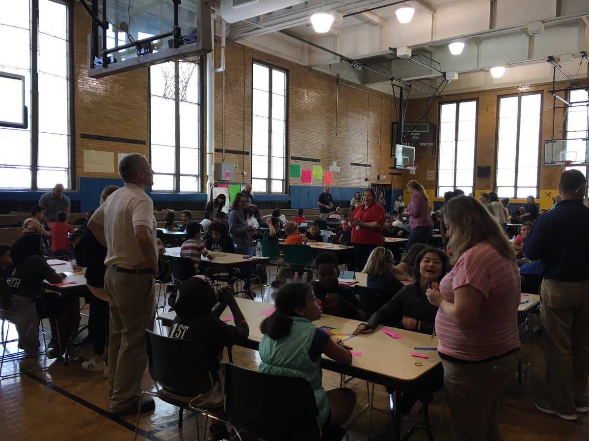 bfarrellrcsd's tweet photo. RCSD students flexing mind muscles #24challenge @FirstInMath @RCSDNYS https://t.co/gKpbsPBO6R