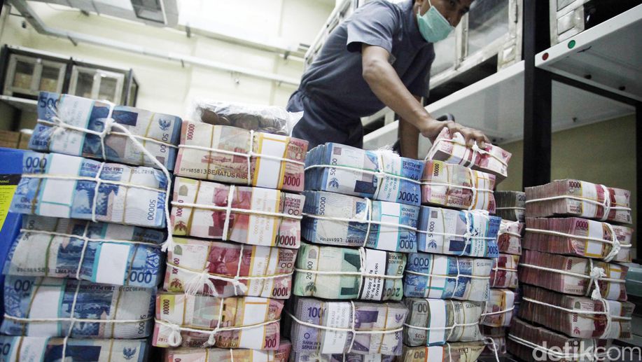 detikcom's tweet photo. Risiko Fiskal Turun Berkat Sri Mulyani, RI Raih Investment Grade https://t.co/1EP7IlWasK via @detikfinance https://t.co/tsul5hinkD