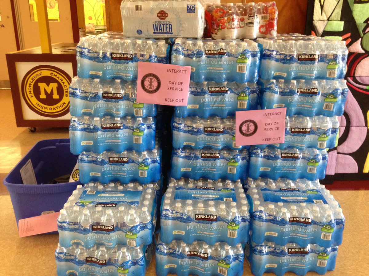 DragonPhysiX's tweet photo. #interactMHS is donating 61 cases of water to https://t.co/NbjnqGqD0m for the day of service #DOS2017 @NjRotary  #interact #MHSDOS https://t.co/XDZYqibTzR
