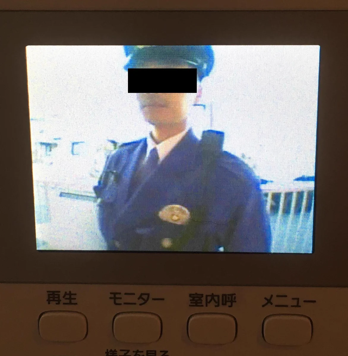怖すぎるんだけどww先住者のインターホンのログに警察が・・・。