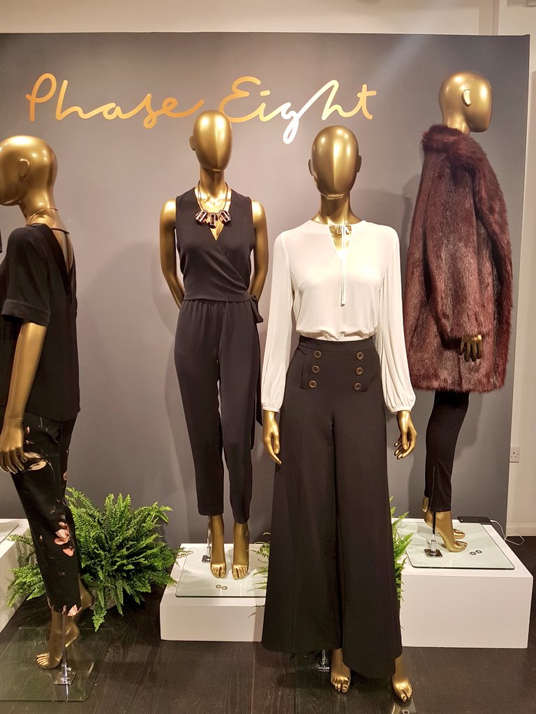 theStyleDon's tweet photo. Ooh my outfit search for the party season is over! @PhaseEightPR #PhaseEightAW17 #DressDestination #AW17 https://t.co/A2jC7LO2lc