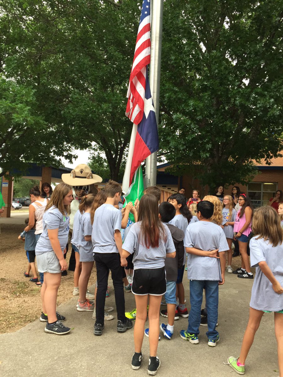Patton_Pioneers's tweet photo. Way to go Pioneers, Patton is a green flag school! @motomom312 @AISDSupt @EcoSchoolsUSA @AISD_Science @PattonEcoTeam @PattonInnovates https://t.co/VPqaAZDtsZ