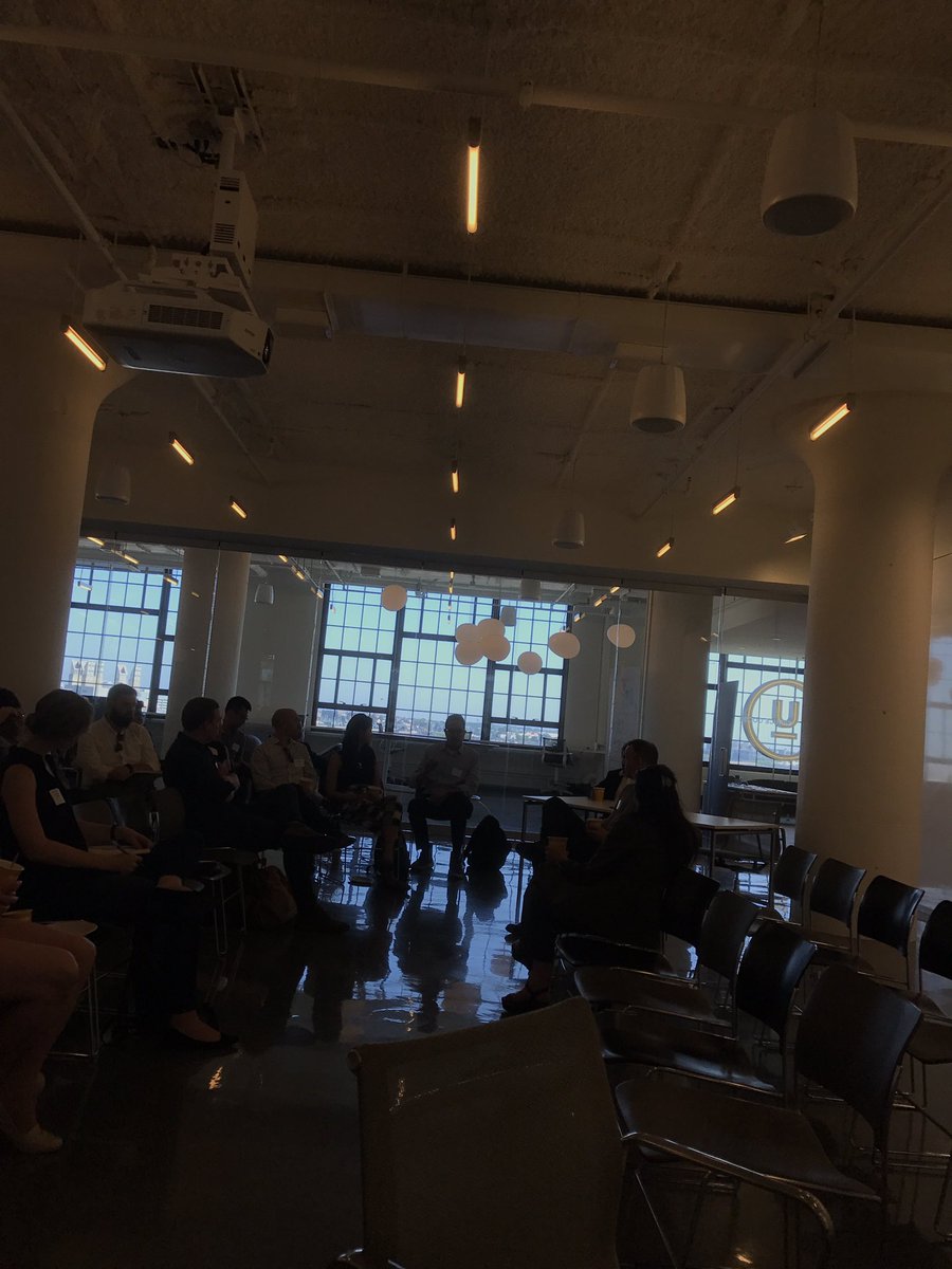 lindseycanant's tweet photo. Amazing conversation with @jessicahelfand this AM at @_Continuum! #design #business #collaboration #interdisciplinarythinking https://t.co/DgFG2SMRNO