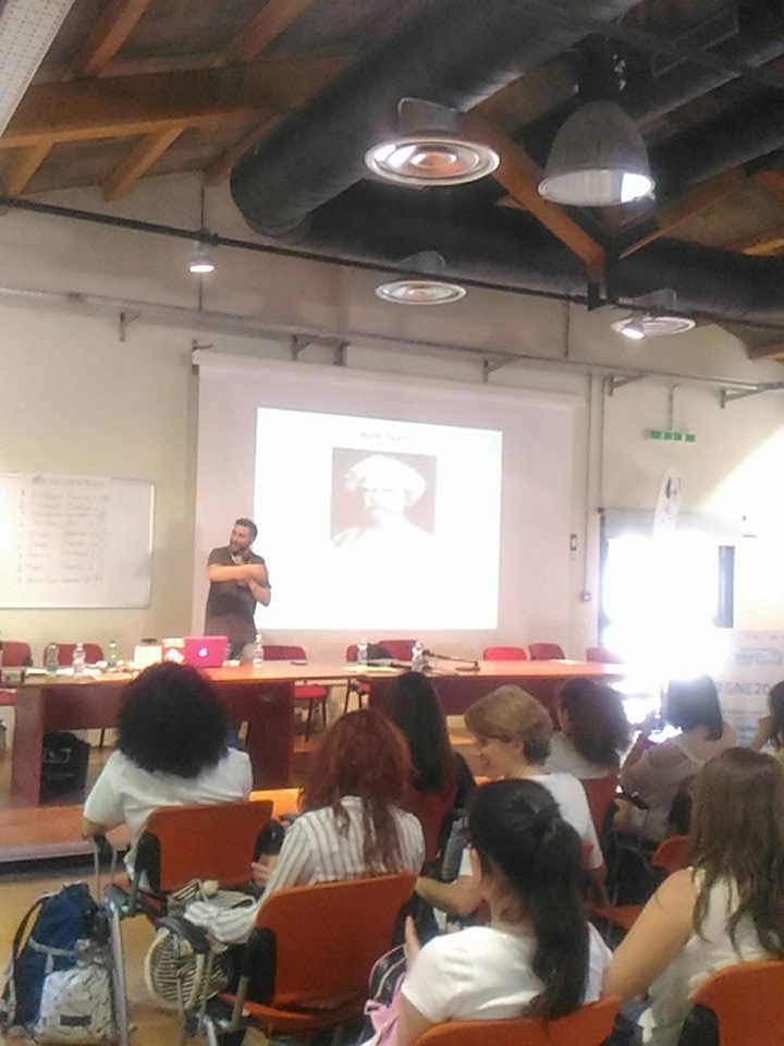 gNellerba's tweet photo. #MarkTwain una versione antica di @lercionotizie 😂 #GNE2017 https://t.co/PdWRjFxwAt