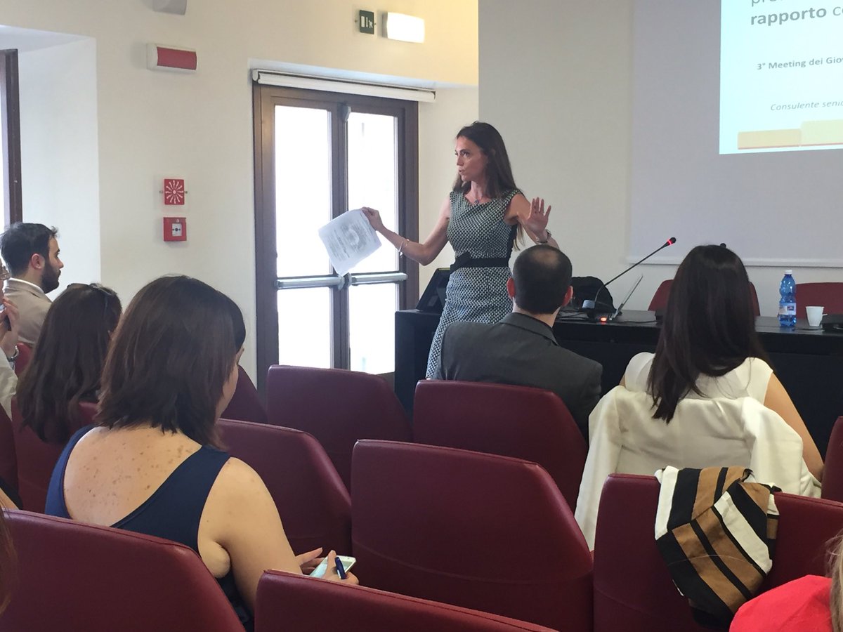 AGCdLBg's tweet photo. Prosegue il #meeting ! Si parla di #psicologiadellavoro @ANGCDL https://t.co/wZuuACVsTD