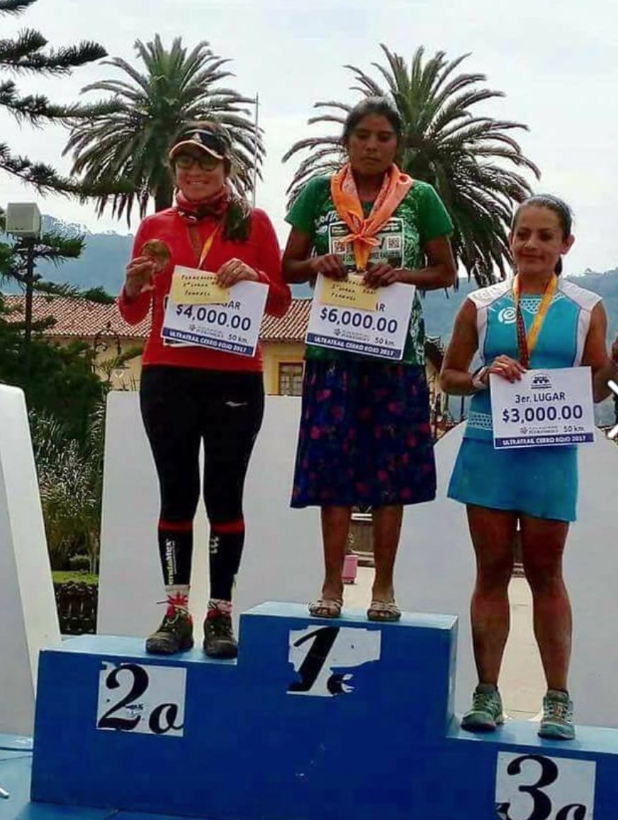 drexlerjorge's tweet photo. Lorena Ramírez, una mujer tarahumara gana un ultramaratón en México sin equipación deportiva.
Cosas que le alegran uno el día en CDMX!! https://t.co/aRYd29Lun0