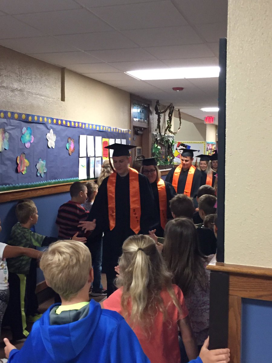 kelatwork's tweet photo. @USD482Dighton senior class taking a walk to meet the future #DHShornets. https://t.co/a2fb90nsYX