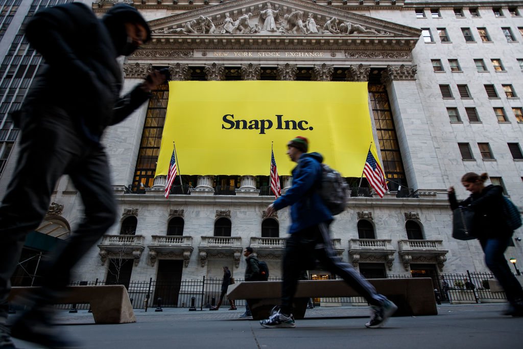 business's tweet image. Snap's chief strategist says superior engagement metrics will drive revenue growth bloom.bg/2qFkYay